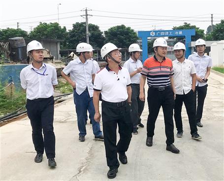 覃振華帶隊(duì)到項(xiàng)目現(xiàn)場(chǎng)開展第三季度安全質(zhì)量大檢查