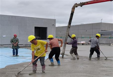 【奮戰(zhàn)80天·沖刺四季度】 加快項目建設進度 保質(zhì)保量完成任務