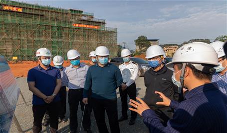 李延強(qiáng)到防城港峒中公路口岸綜合基礎(chǔ)設(shè)施項目調(diào)研