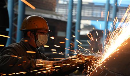 壓容廠：訂單飽滿(mǎn) 員工干勁足